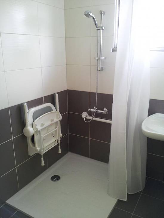 Salle de bain PMR